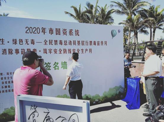 梁莹在公车被灌满JING液