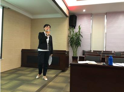 梁莹在公车被灌满JING液