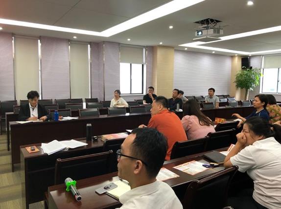 梁莹在公车被灌满JING液