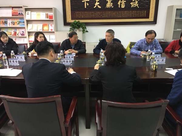 梁莹在公车被灌满JING液