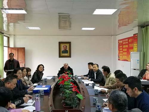 梁莹在公车被灌满JING液