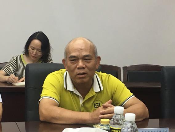 梁莹在公车被灌满JING液