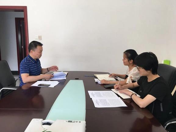 梁莹在公车被灌满JING液