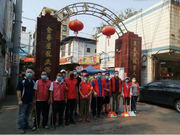 梁莹在公车被灌满JING液