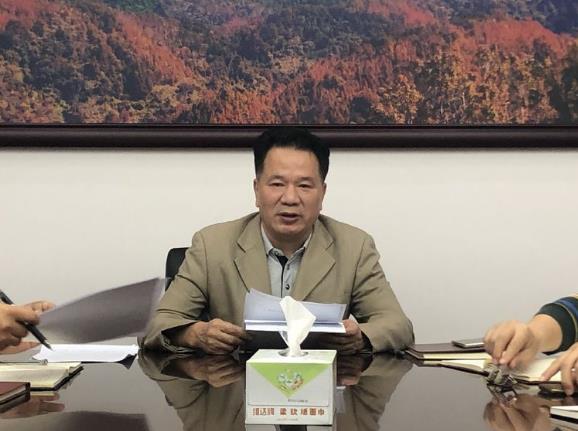 梁莹在公车被灌满JING液