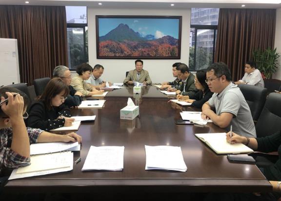 梁莹在公车被灌满JING液