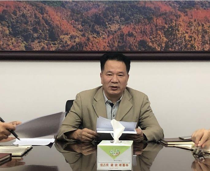 梁莹在公车被灌满JING液