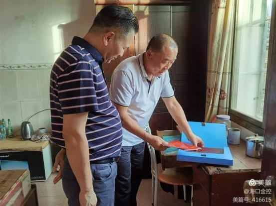 梁莹在公车被灌满JING液