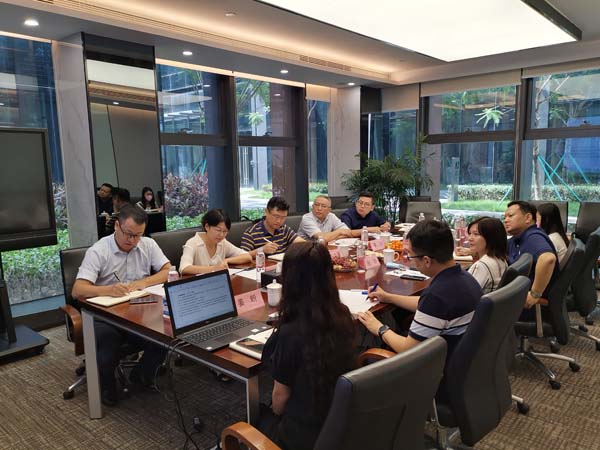 梁莹在公车被灌满JING液