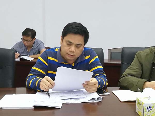 梁莹在公车被灌满JING液