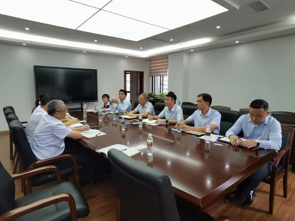 梁莹在公车被灌满JING液