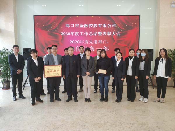 梁莹在公车被灌满JING液