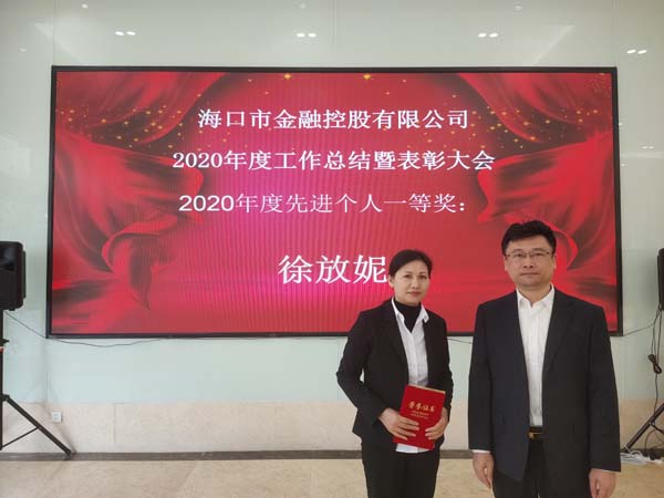 梁莹在公车被灌满JING液