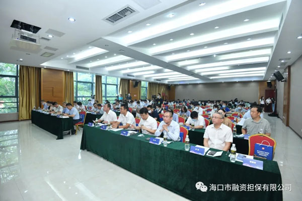 梁莹在公车被灌满JING液