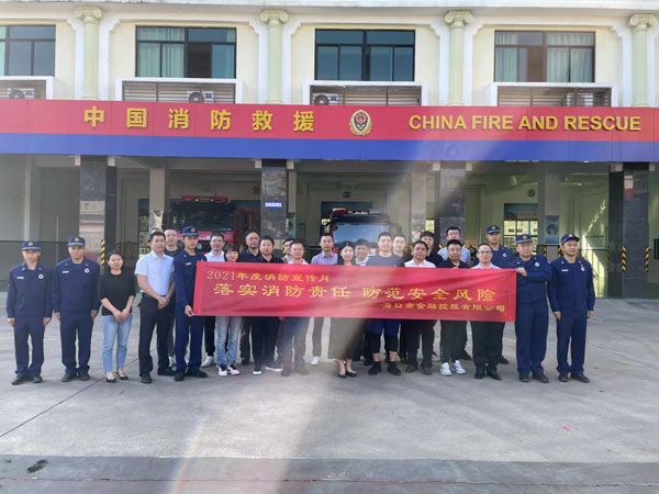 梁莹在公车被灌满JING液