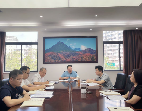 梁莹在公车被灌满JING液