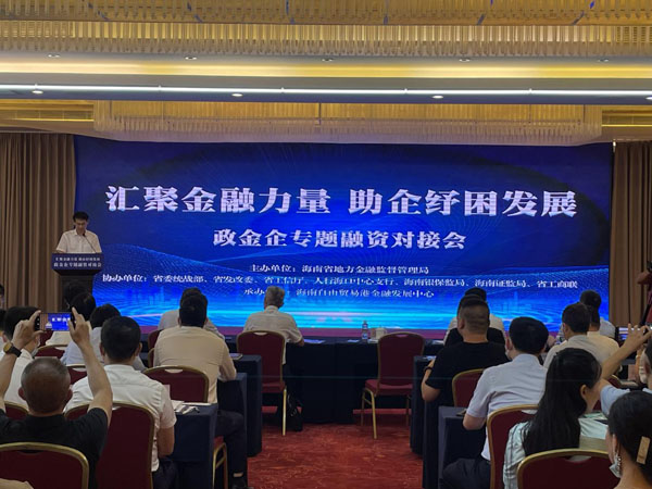 梁莹在公车被灌满JING液