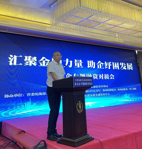 梁莹在公车被灌满JING液