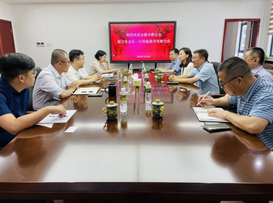 梁莹在公车被灌满JING液