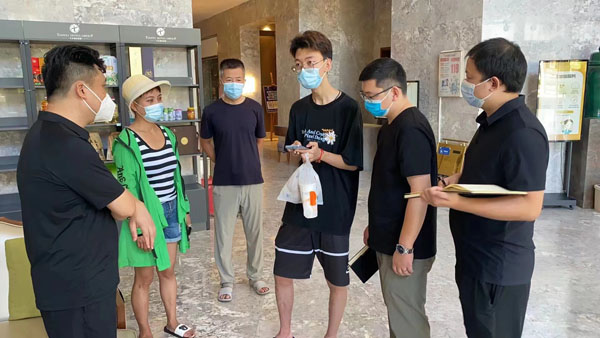 梁莹在公车被灌满JING液