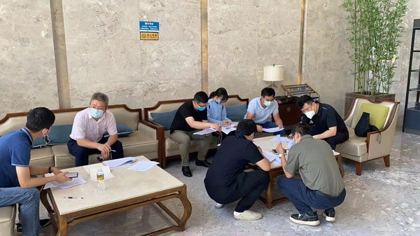 梁莹在公车被灌满JING液