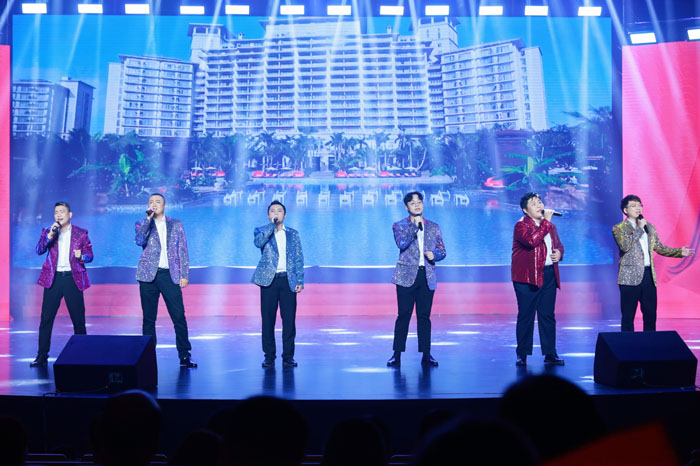 梁莹在公车被灌满JING液