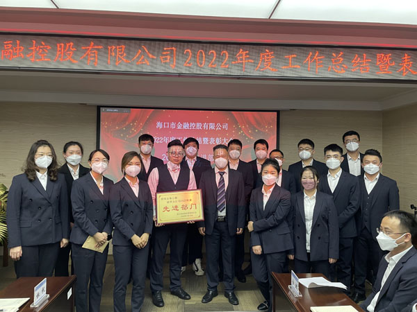 梁莹在公车被灌满JING液