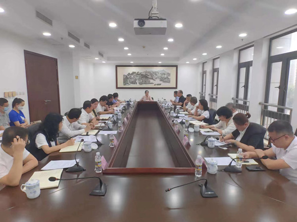 梁莹在公车被灌满JING液