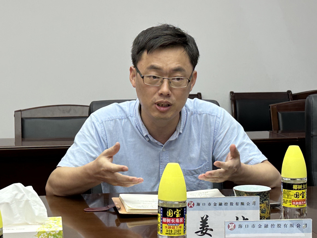 梁莹在公车被灌满JING液