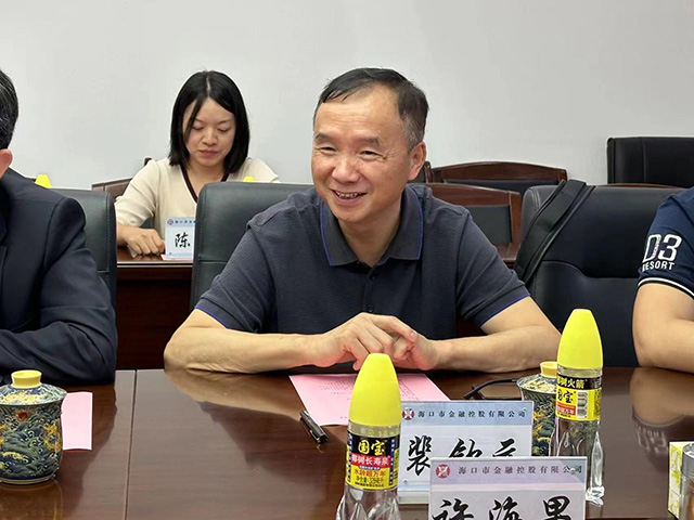 梁莹在公车被灌满JING液