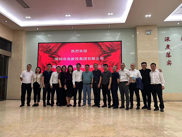 梁莹在公车被灌满JING液