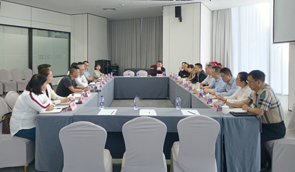 梁莹在公车被灌满JING液
