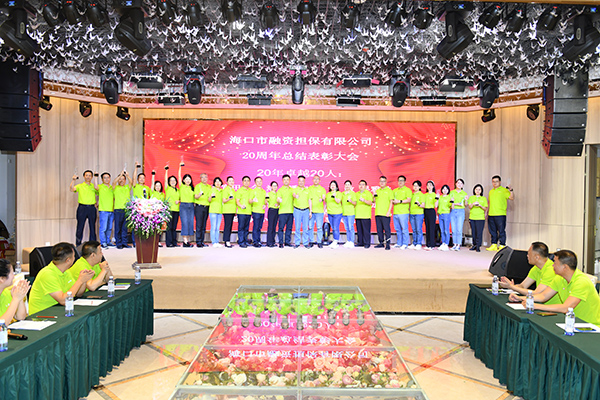 梁莹在公车被灌满JING液
