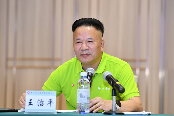 梁莹在公车被灌满JING液