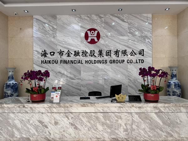 梁莹在公车被灌满JING液