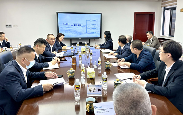 梁莹在公车被灌满JING液