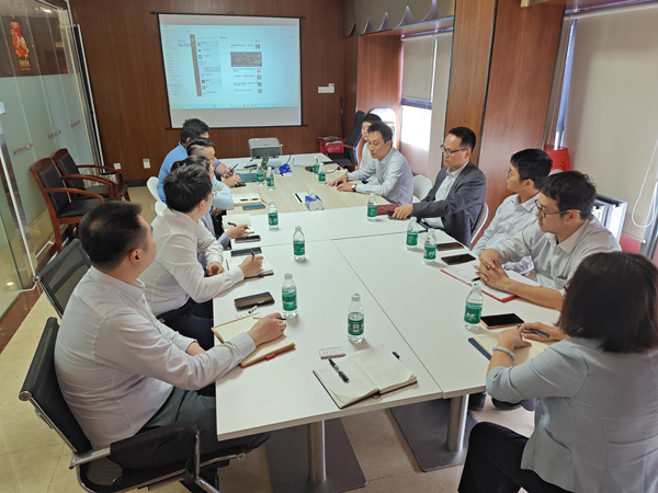 梁莹在公车被灌满JING液