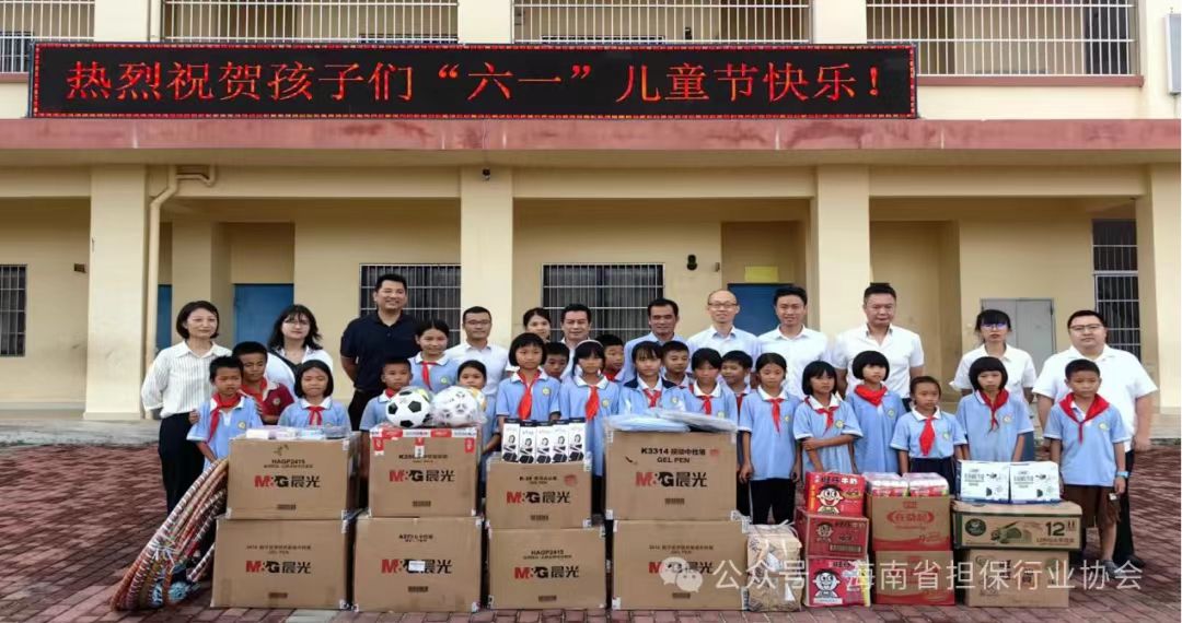 梁莹在公车被灌满JING液