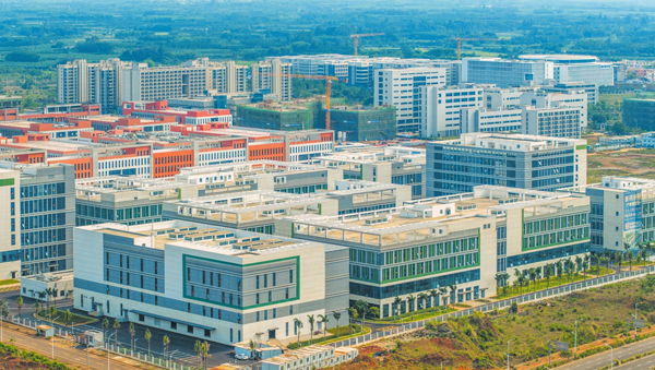 梁莹在公车被灌满JING液