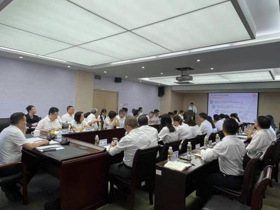 梁莹在公车被灌满JING液