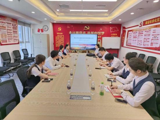 梁莹在公车被灌满JING液