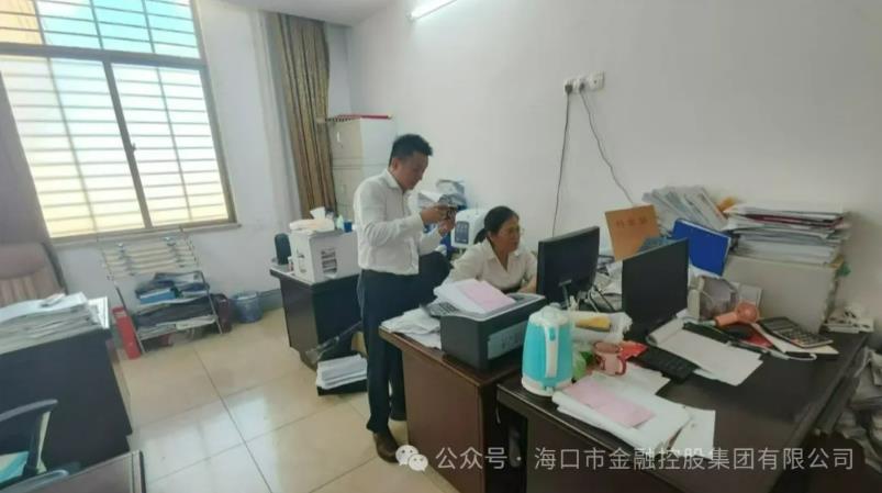梁莹在公车被灌满JING液