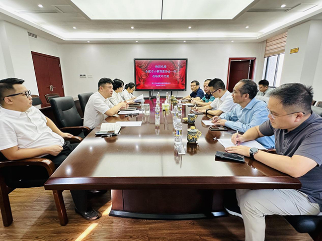 梁莹在公车被灌满JING液