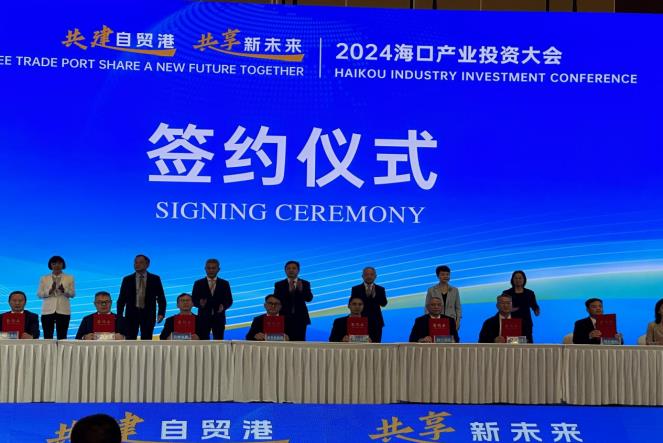 梁莹在公车被灌满JING液