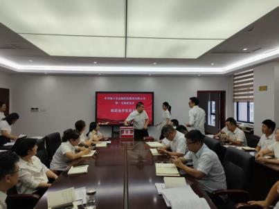 梁莹在公车被灌满JING液