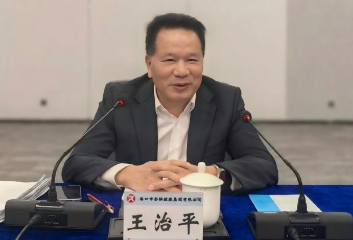 梁莹在公车被灌满JING液